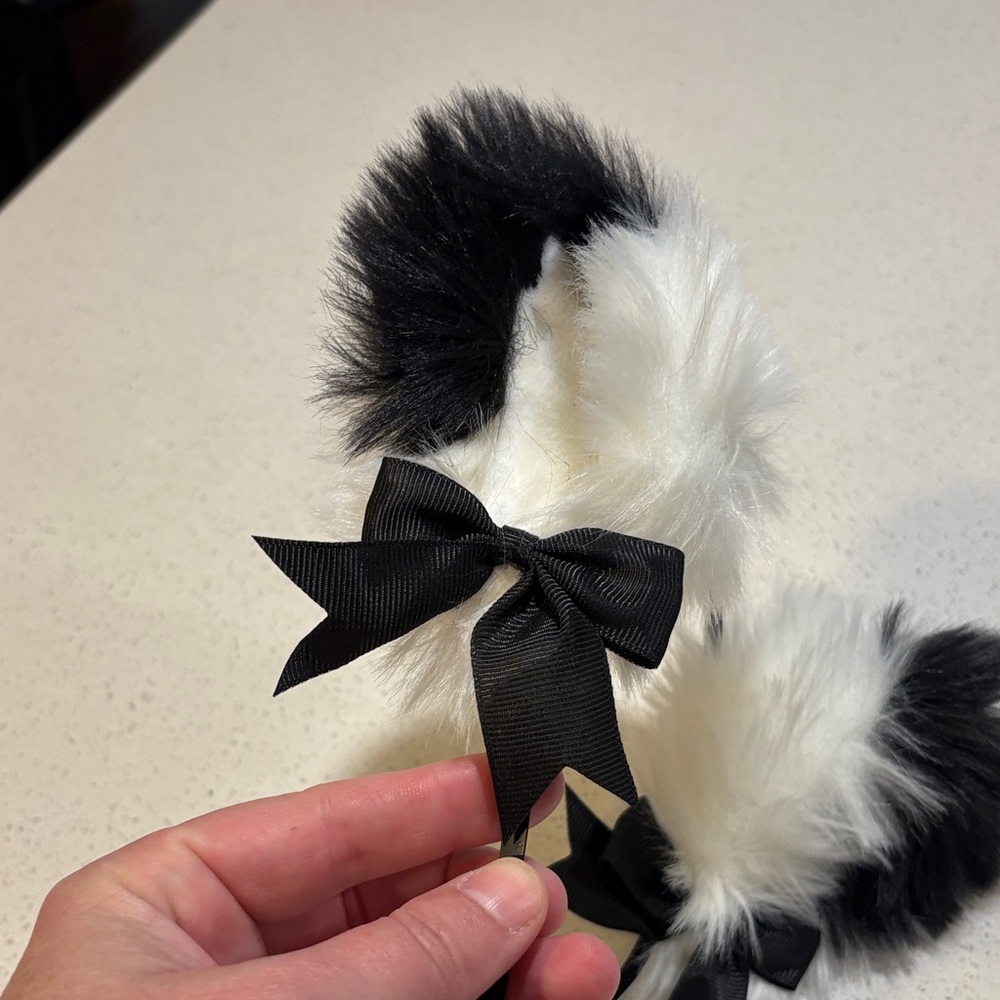 Chic Black and White Furry Cat Ear Headband - Picture 2 of 4